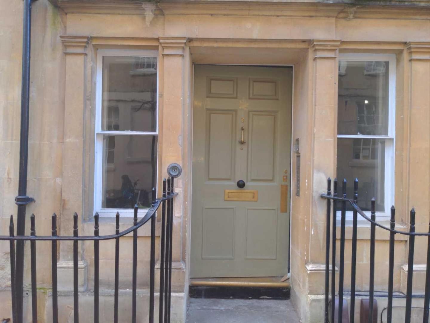 Ferienwohnung Pass The Keys Stylish 2 Bed Eco Flat In The Heart Of Bath Exterior foto